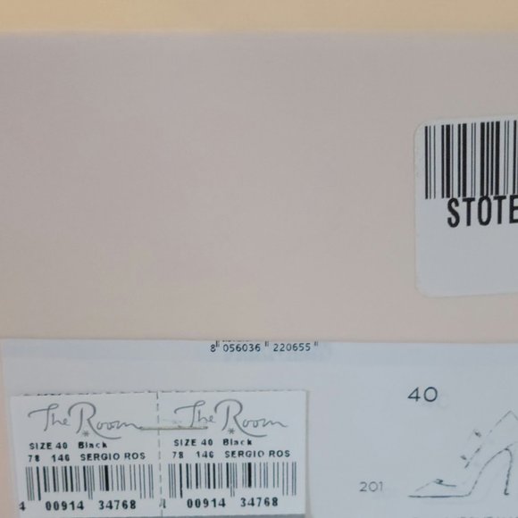 Sergio Rossi Godiva Black Patent Pumps - Picture 15 of 15